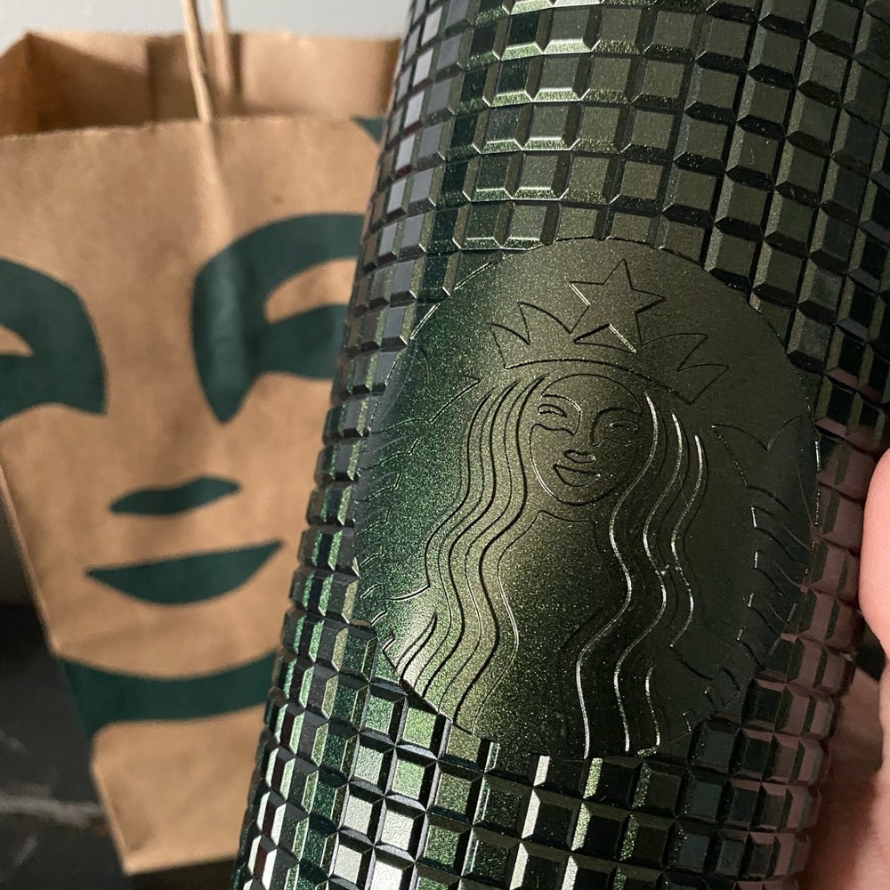 Starbucks Holiday 2021 tumbler
